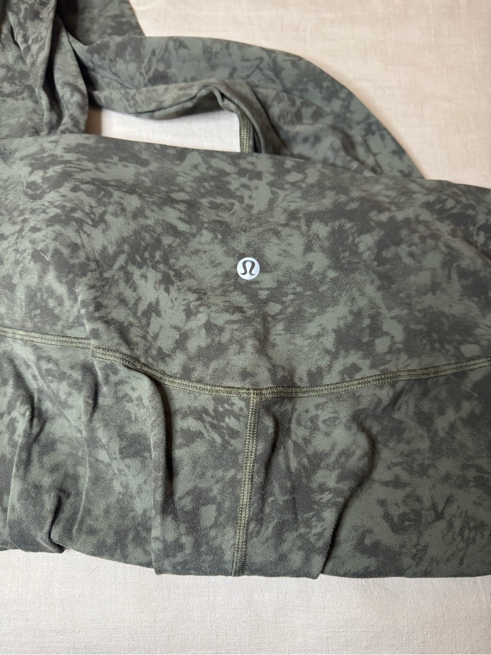 lululemon athletica green camo tie dye print align 25 inseam leggings pant Olive